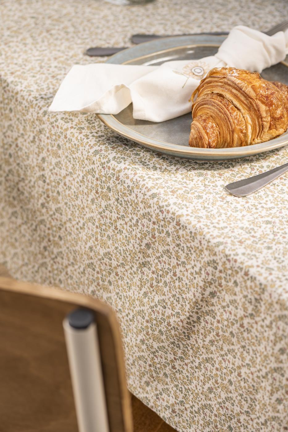 Nappe fleurie carrée